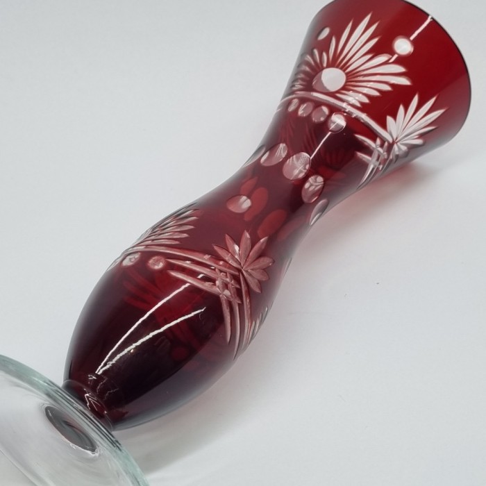 Vaza romaneasca cristal rosu rubin, veche, vintage