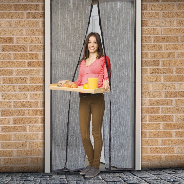 Plasa tantari pentru usa Delight, 100 x 210 cm, inchidere magnetica, model floral