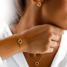 Set Bijuterii Aurii Minimaliste &ndash; Lant Fin, Bratara Delicata si Cercei Rotunzi