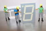 SBA23-11EGWA &ndash; Afișaj LED 7 segmente 57 mm, bicolor roșu/verde