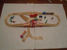 bnk jc - Traseu linii lemn cu trenulet si masinute incluse - compatibile Thomas foto