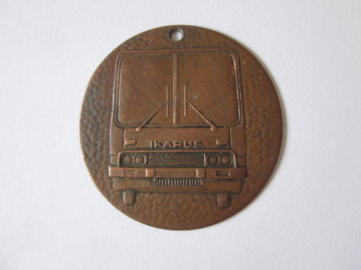 Ungaria medalie autobuz Ikarus din anii 80 foto