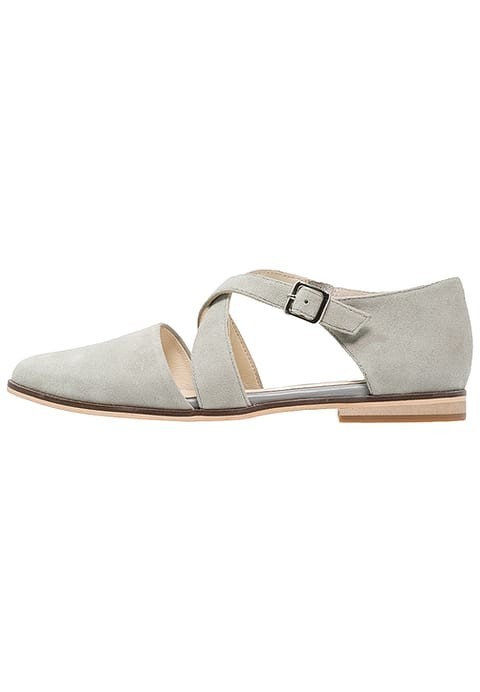 CH2578-18 Pantofi fara toc, din piele intoarsa cu varf ascutit