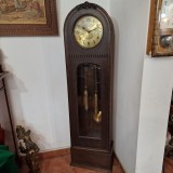 CEAS - PENDULA DE PODEA CU 2 GREUTATI SI GONG LA JUMATATE SI ORA - KIENINGER - GERMANIA anii &#039;30