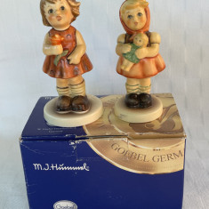 Doua figurine din portelan fin W.Goebel, colectie Hummel - marcaj Goebel Germany