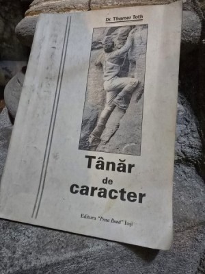 Tanar de caracter - Tihamer Toth foto