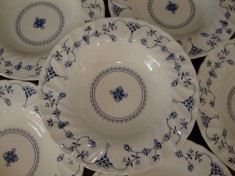 SET / SERVICIU 6 FARFURII ADANCI DIN PORTELAN ENGLEZESC ,, CHURCHILL,, foto