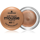 Essence Soft Touch spuma matifianta pentru machiaj culoare 40 Matt Toast 16 g