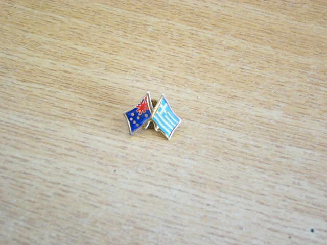 CM3 N3 58 - insigna - steaguri - Australia - Grecia