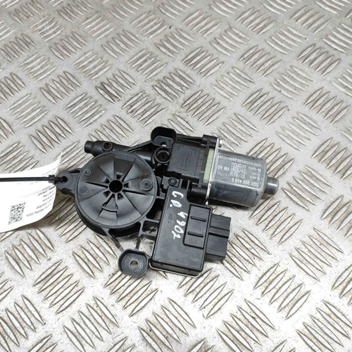 Motor macara geam ușă dreapta spate VW TIGUAN AD1 2024 OEM: 5Q0959408E,0130822724 28277500