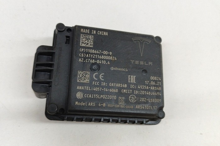 Senzor radar de distanță TESLA MODEL 3 2021 OEM: 1108647-00-D,A2C76884104 | 27183874