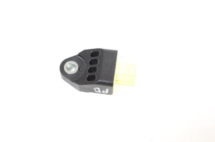 Senzor de impact dreapta față LEXUS RC _C1_ 2016 OEM: 89831-33050 2838305