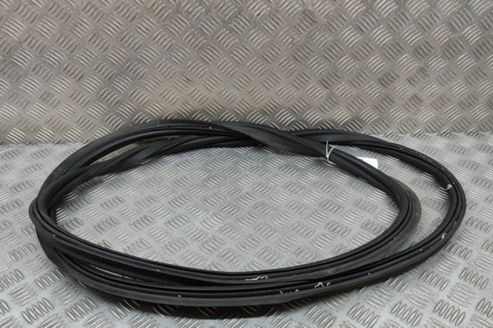 Garnitura de cauciuc haion BMW iX1 U11 BEV 2023 OEM: 9450458 28088337