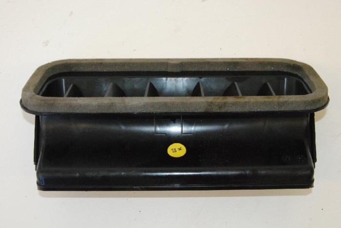 Gura de ventilație planșa de bord AUDI Q7 4M 2016 OEM: 4M1858431 2299553