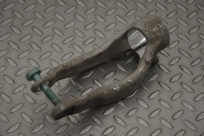 Braț inferior dreapta față JAGUAR F-PACE X761 2021 OEM: GX73-3462-AD 22046395