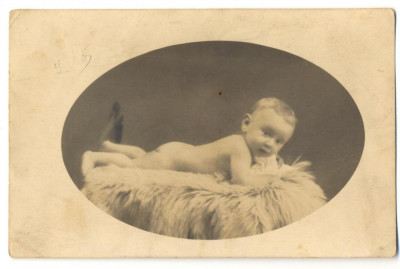 AD 1784 C.P.VECHE- COPIL IN TINUTA DE EPOCA foto