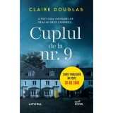 Cuplul de la nr. 9, Claire Douglas, Litera