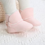 Cizmulite cu nasturel pentru fetite (Marime Disponibila: 3-6 luni (Marimea 18