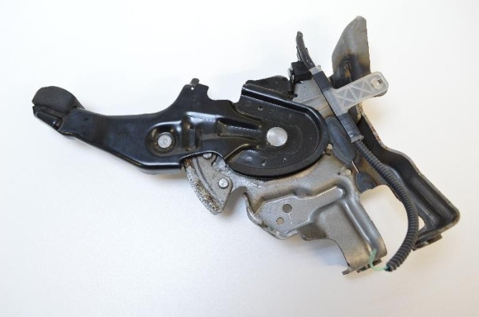 M&acirc;ner fr&acirc;nă de m&acirc;nă LEXUS RX _U3_ 2004 2157345