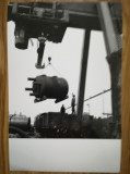 Foto veche Uzinele VULCAN Bucuresti 17 x11,5 cm comunism macara industriala tren