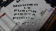 Sigla emblema scris FORD mondeo lx fiesta fusion focus c-max haion capota