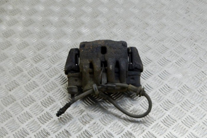 Etrier de fr&acirc;nă dreapta față CITRO&Euml;N JUMPER Furgon 2015 OEM: 22941901,22942000 12214940