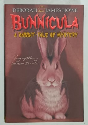 BUNNICULA , A RABBIT - TALE OF MYSTERY by DEBORAH and JAMES HOWE , illustrated by ALAIN DANIEL , 1979 foto