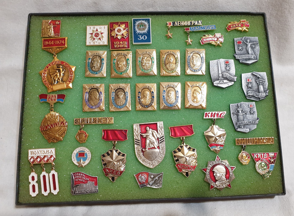 Superba Colectie Set insigne militare sovietice Rusia comunista insigna  U.R.S.S | Okazii.ro