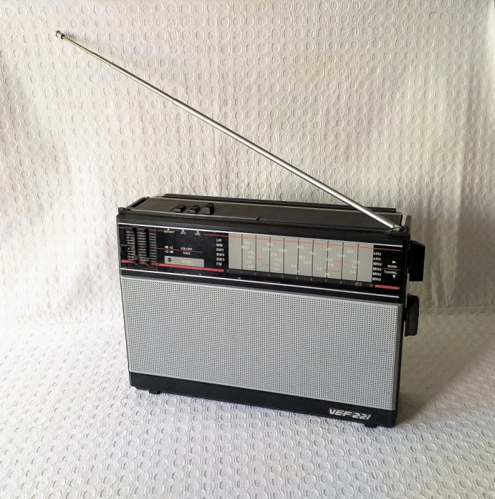 Radioreceptor vechi VEF 221, radio de colectie URSS