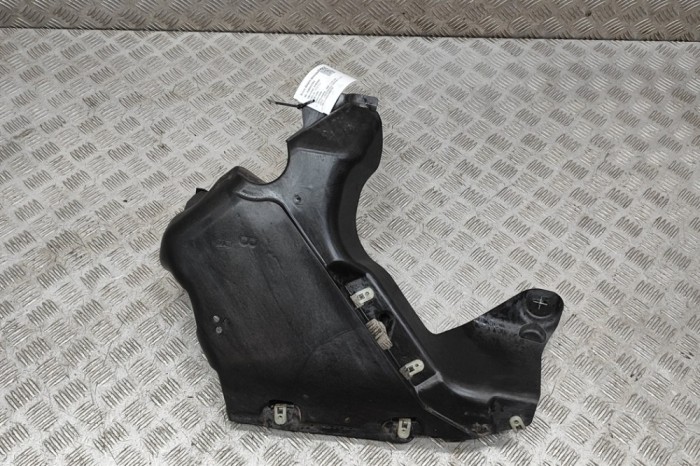 Scut motor dreapta spate BMW 3 G20, G28 2024 OEM: 7340868 30317751