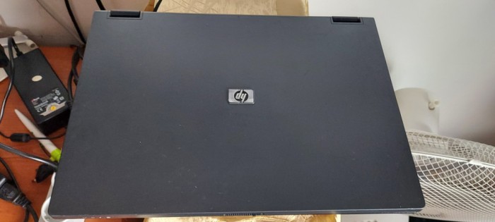 LEPTOP HP COMPAQ NX7400 INTEL T5600/3GB RAM/HARD 320GB ,Bluetooth SE VINDE CU INCARCATOR .