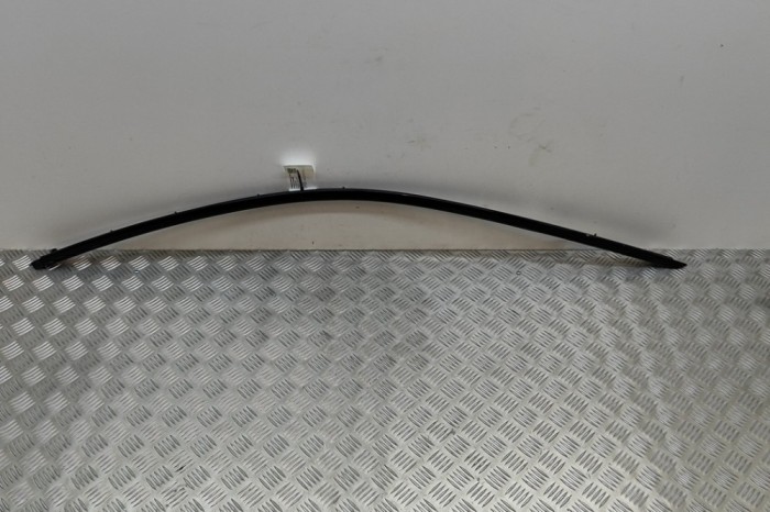 Bandou superior ușă dreapta față BMW 4 Coupe F32, F82 2017 OEM: 7433338 23527154
