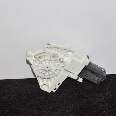 Motor macara geam ușă dreapta față AUDI A5 8T3 2012 OEM: 8T0959802B 2685381 foto