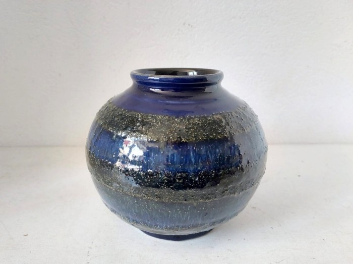 Vaza ceramica vintage Stehla Model 1480, Mid Century anii 60 - 70, glazura albastra, 12cm inaltime x 13 cm diametru maxim