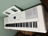 Pian Yamaha Portable Grand DGX-660