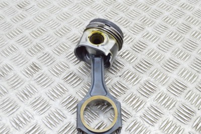 Piston MERCEDES-BENZ SPRINTER 3,5-t 906 2012 OEM: A6510301117,A6510300020 18301861 foto