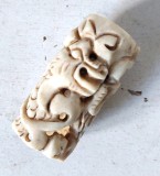# Miniatura asiatica din os sculptat - Motiv Dragon - obiect de colectie