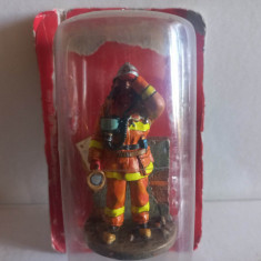 Figurina plumb - Pompier equipier de la FRTF - Tokyo 2003 - 1:32