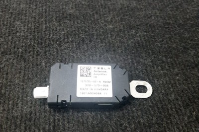 Amplificator de antena TESLA MODEL 3 2018 OEM: 1079735-00-A,920-573-003 11317913 foto