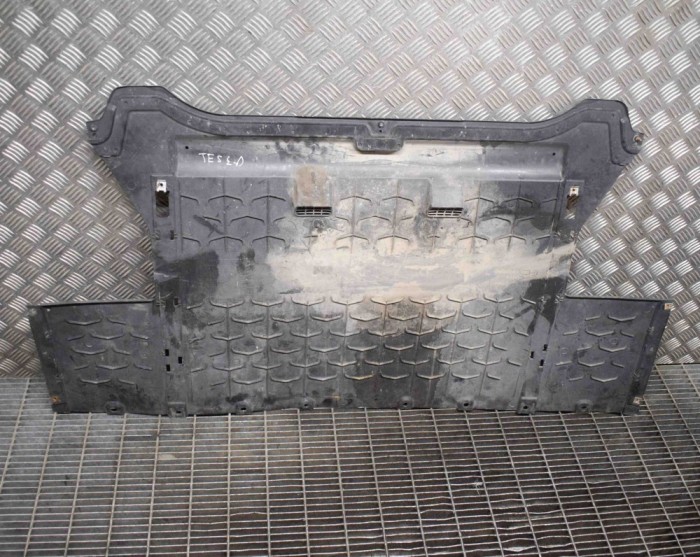 Scut motor dreapta spate TESLA MODEL S 2015 OEM: 6008191-00-D