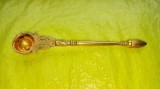G580-Stingator bronz masiv aurit vechi interbelic inainte de razboi model frumos si stare foarte buna. Lungime 15 cm.