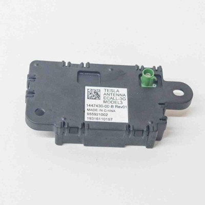 Amplificator de antena TESLA MODEL 3 2020 OEM: 955921002,1447430-00-B foto
