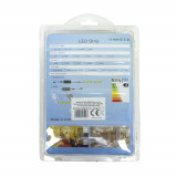 Cumpara ieftin Banda LED W5050, 5 m, alb rece, cu telecomanda, alimentator 230 V, dimabil, joc de lumini, 300 LED- uri tip 5050