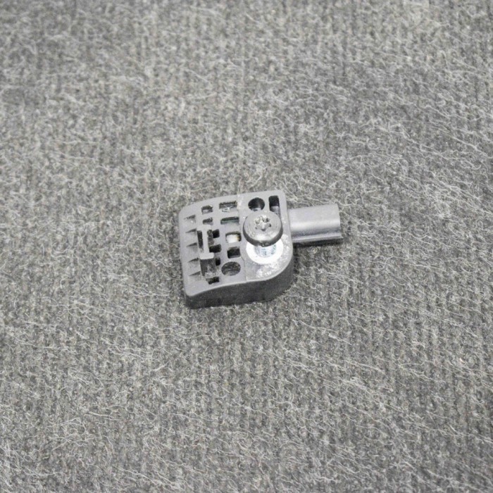 Senzor de impact dreapta față TESLA MODEL S 2014 OEM: 1005274-00-B | 10050938