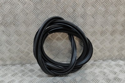 Garnitura ușă dreapta față VOLVO XC40 536 2024 OEM: 32342440 | 27790963 foto