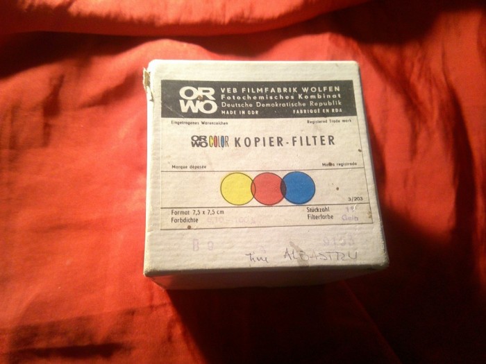 Cutie cu 10 filtre colorate ORWO Color Copier Filter - pentru realizarea fotografii - galben