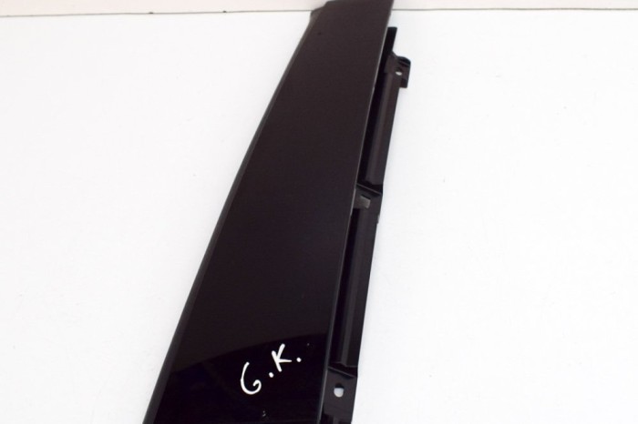 Ornament vertical ușă st&acirc;nga spate VOLVO XC40 536 2022 OEM: 31448393 20660288