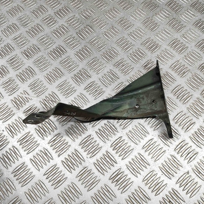 Suport aripa st&acirc;nga față AUDI A4 Cabrio 8H7, B6, 8HE, B7 2009 OEM: 8E0821135C 28328070