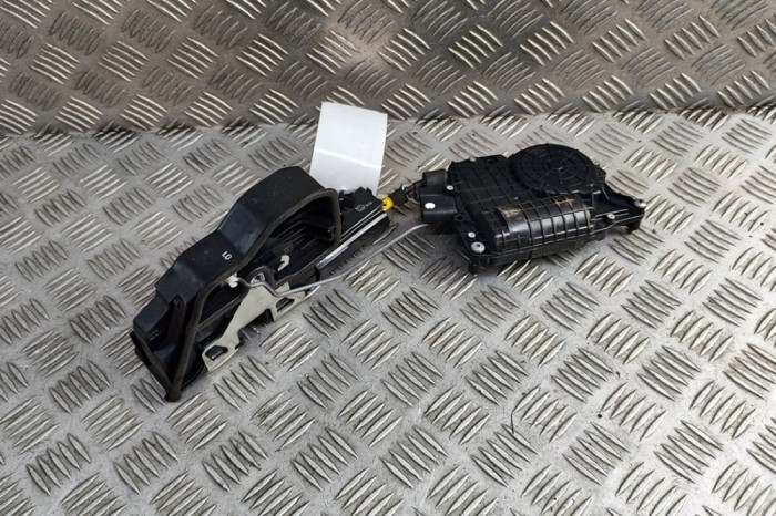 &Icirc;ncuietoare ușă st&acirc;nga față BMW X6 E71, E72 2009 OEM: 7315021,7229457 31318355