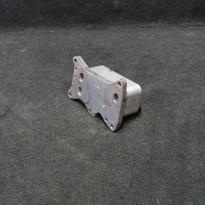 Răcitor de ulei MERCEDES-BENZ C W204 2011 OEM: A6511800865 | 2078119